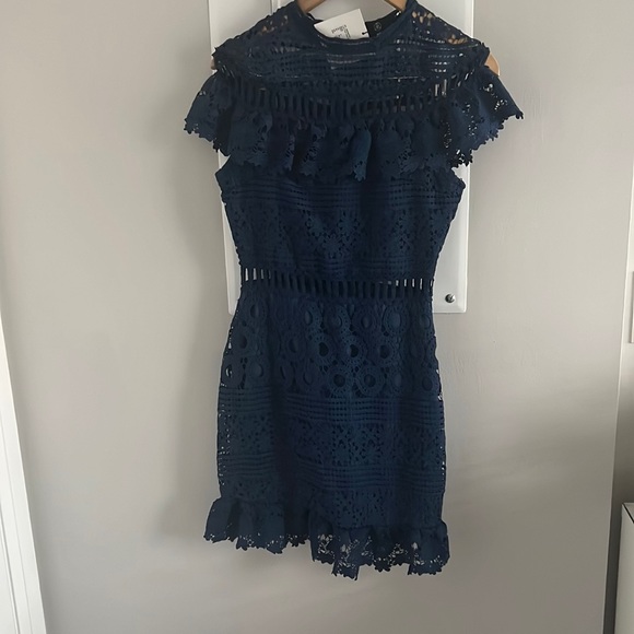 Missguided lace high neck dress - Picture 1 of 2